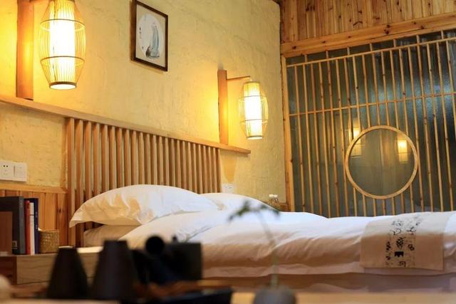 歷盡繁華！年輕人被山林吸引「將2百年老房變豪宅」　每天被陽光喚醒「夜晚坐庭院看星星」日常如詩