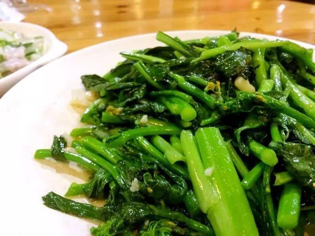 歷盡繁華！年輕人被山林吸引「將2百年老房變豪宅」　每天被陽光喚醒「夜晚坐庭院看星星」日常如詩