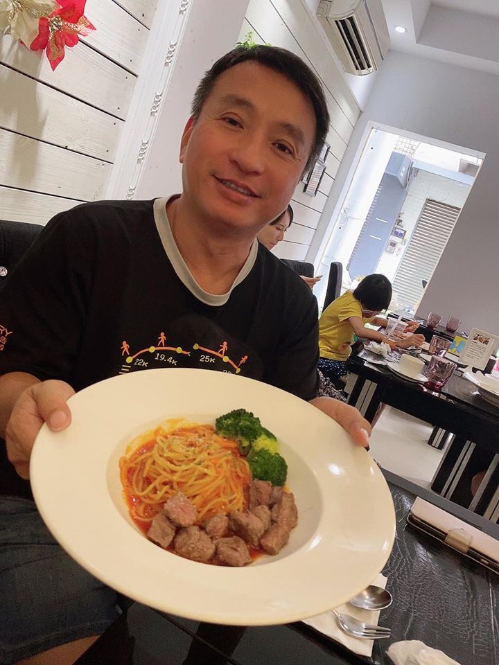 當年結婚上頭條！余皓然曬「25年前轟動全國婚禮照」　未婚懷孕「王中平一句話讓她跟定」3個月就閃婚