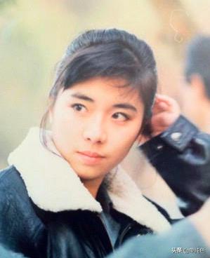 父親是樂壇教父「傳聞初戀是黎明」23歲嫁富商隱退　離婚與前夫好聚好散「40多歲喜抱孫」與2帥兒相依