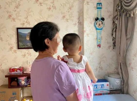 獨子25歲走了！53歲母親「高齡再產一女」生活重燃希望　兄妹相貌神似「到夢裡探望」：把最好的愛給妳