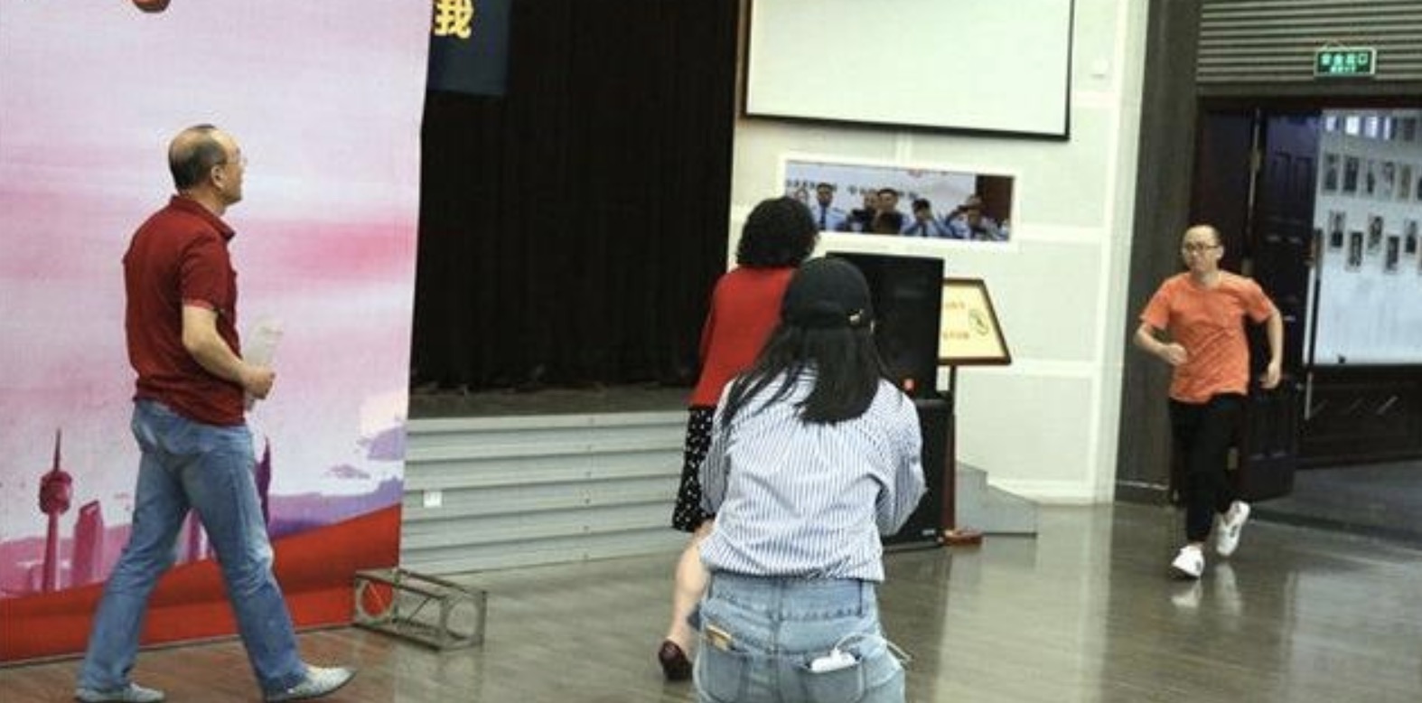 兒2歲被抱走！堅強媽媽「尋子32年辛酸無人知」連老公都放棄　重逢激動喊「這次是真的」淚崩：不敢再放手