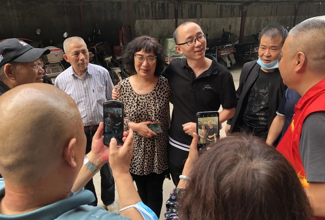 兒2歲被抱走！堅強媽媽「尋子32年辛酸無人知」連老公都放棄　重逢激動喊「這次是真的」淚崩：不敢再放手