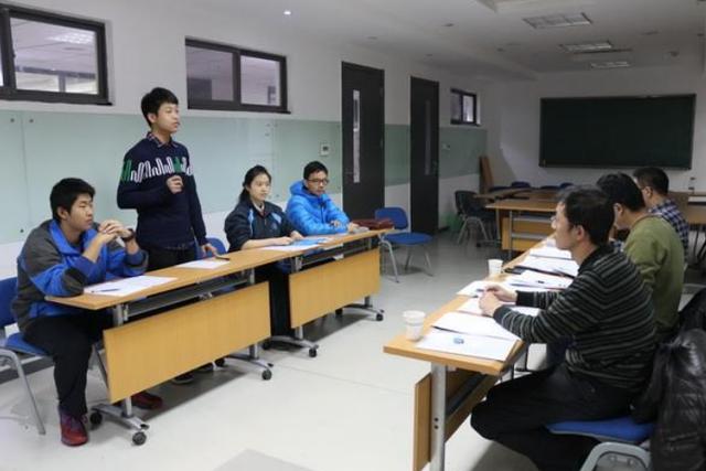 面試官：你沏了3杯茶，卻來了10個領導怎麼分？求職者高情商回答被錄取