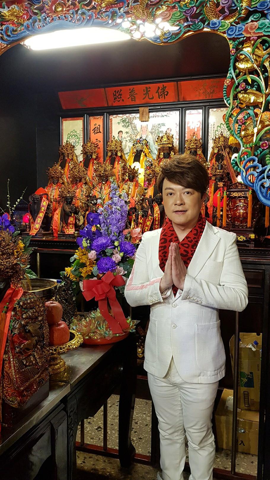 感念爸媽擺攤養大！翁立友「砸千萬買孝親房」30年老屋翻新藏孝心　「改造亮點在廁所」全家同住50坪空間
