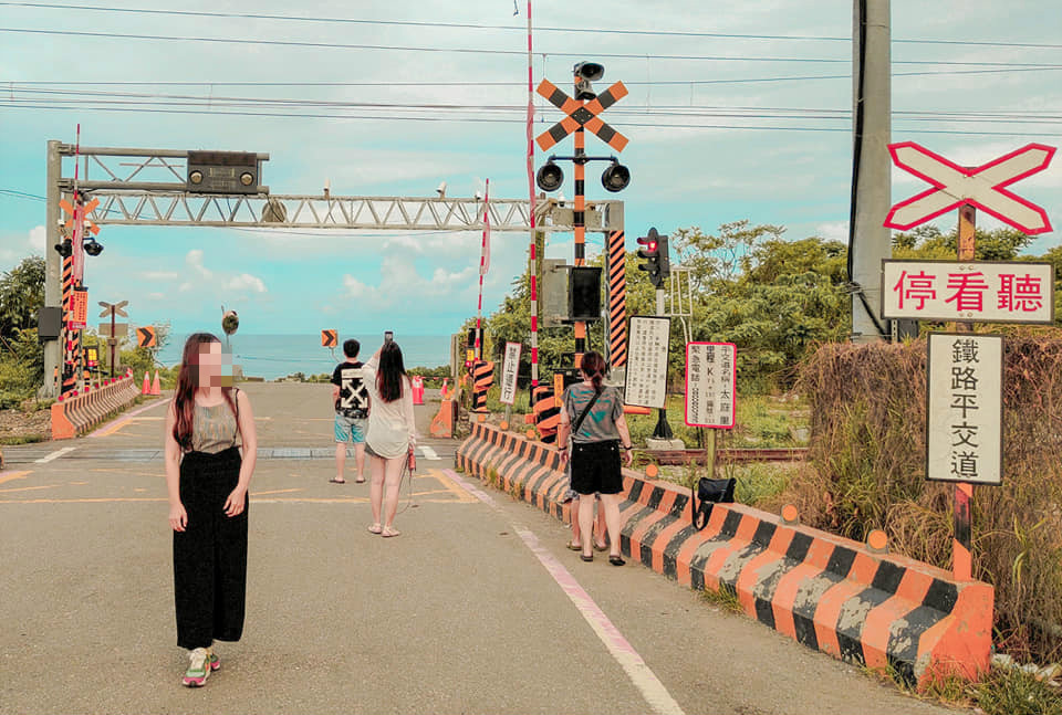 爸媽硬要跟！連假出遊「絕美風景狂被嫌」女兒心累：沒有下次了　網友一看行程笑「他們不是去玩的」