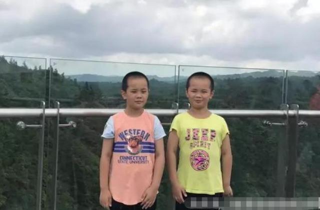 五官相似度100%！7歲男孩旅遊偶遇「相同的自己」    爸媽淚訴「當年下最痛心決定」超愧疚