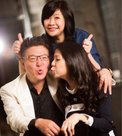 一生最愛2女人！姜育恆「25歲愛女近照曝光」清秀自信神似媽媽　結縭28年「向愛妻立墳前承諾」滿滿洋蔥