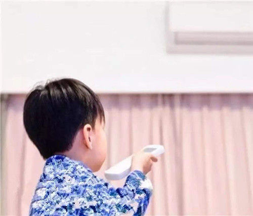 熱到受不了！夏天家裡停電「寶寶熱出滿頭大汗」　 阿嬤靈光一閃「別出心裁降溫」網狂讚：我怎麼就沒想到