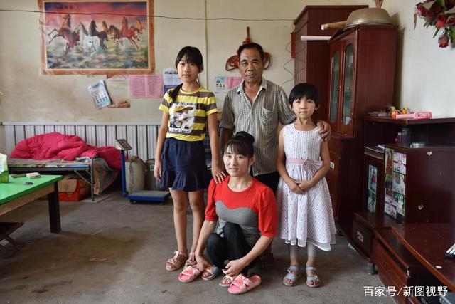 漂亮女孩爬行34年！「嫁大22歲丈夫」生兩女兒　從不怨恨「感恩身邊的一切」積極傳遞正能量