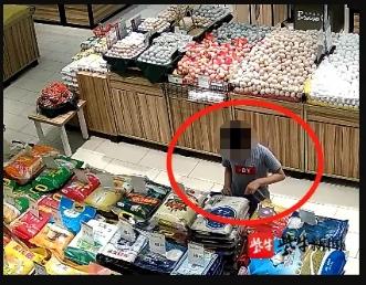坑到自己了！屁孩「對電梯按鍵撒尿」致綫路故障被關 　下秒哭喊扒門「雙手合十求饒」  ：再也不敢了