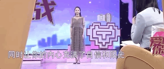 生子是兩人的事！丈夫坐著玩遊戲「孕婦站著排隊」自認有陪伴　保全看不下去「別連自己老婆都不讓座」