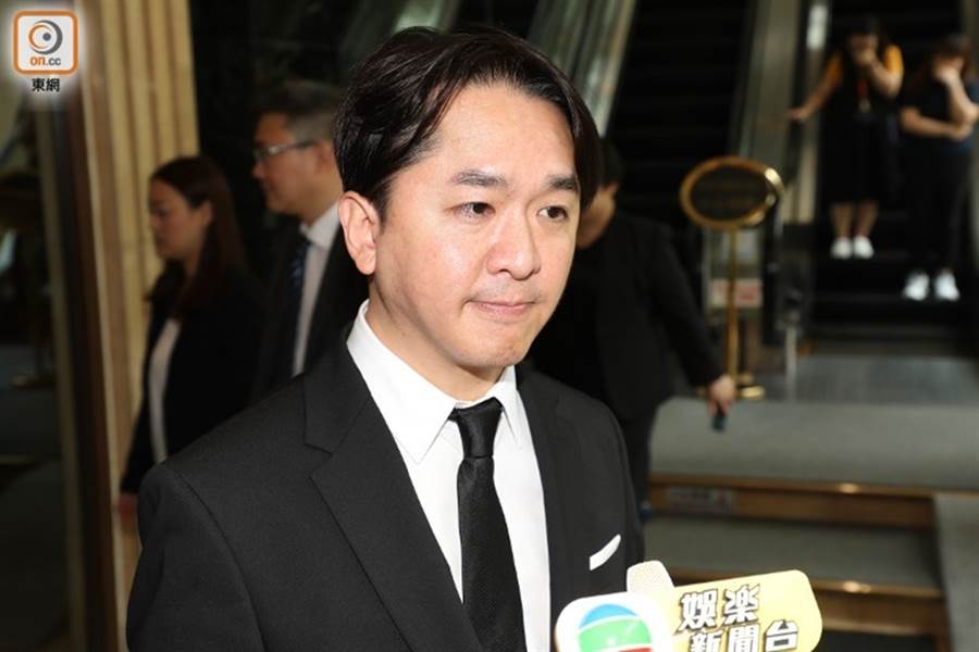 為丈夫穿塑身衣一輩子！同居27年終上位「遺產只分到1塊」　和子女爭產鬧翻「下場令人唏噓」