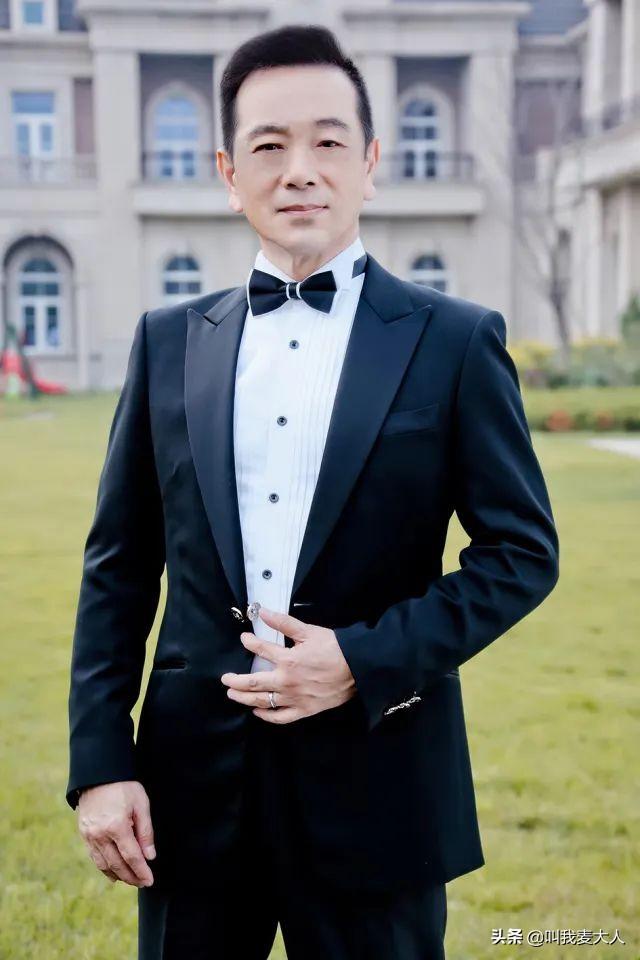 為了娶她連續送4年玫瑰！所有房產都在老婆名下「結婚20年恩愛依舊」2個兒子都是試管嬰兒