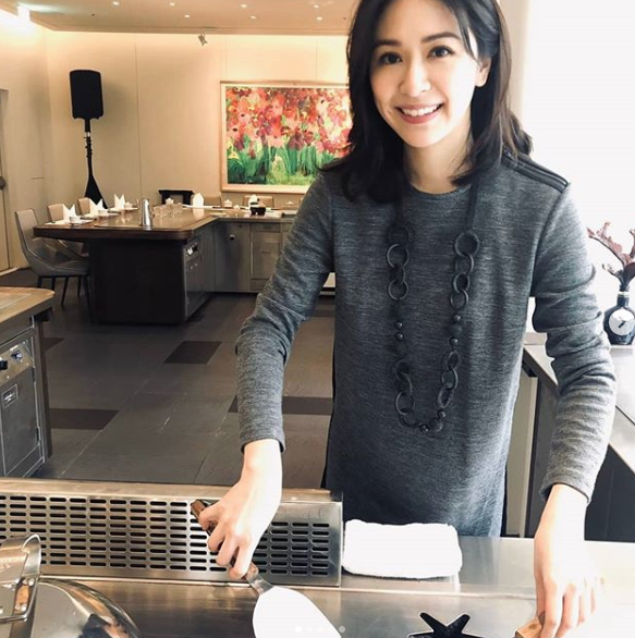 自己當老闆！蔡依珊頂碩士學歷「當10年全職媽」終等孩子大了　笑曝管員工「和管老公一樣」：別想改變他