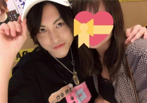 日本最強軟飯男！25歲同時「交往15個富婆」　每周上2天班「月入百萬被勸改行」女友：我很感謝他