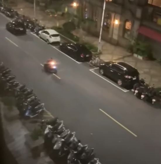 耍帥的代價！新北屁孩「住宅區尬車」女伴面前狂翹孤輪　「警察霸氣出招」下場出爐網喊：大快人心