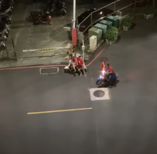 耍帥的代價！新北屁孩「住宅區尬車」女伴面前狂翹孤輪　「警察霸氣出招」下場出爐網喊：大快人心