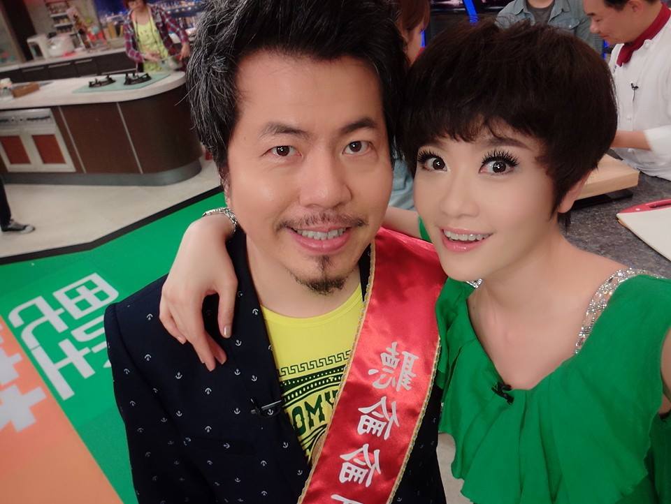結婚10年堅持不生！寇乃馨曬「與黃國倫私下超甜相處」想獨佔一輩子　罕吐「婚姻現實面」：從不是輕鬆的事