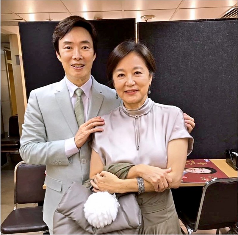 捐款破千萬！費玉清膝下無子「跨海助458位孩童學費」　低調行善「走後身家全投公益」節儉沒物慾