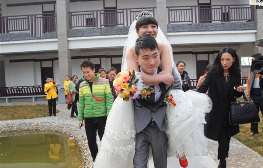 女孩患重症「男友堅持娶她圓夢」再痛也開心笑著　念誓詞「健康、疾病我都會陪你」：老公，你兌現了喔