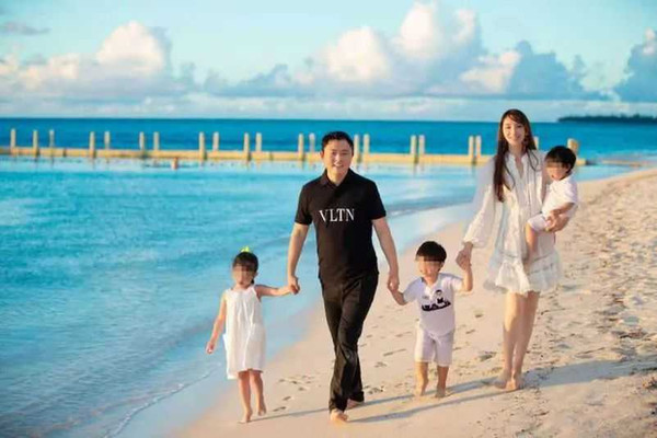 離豪門就差一步！吳佩慈百億男友「公司股票被退光」欠上億債　為對方生4子「最後連自己都賠上」