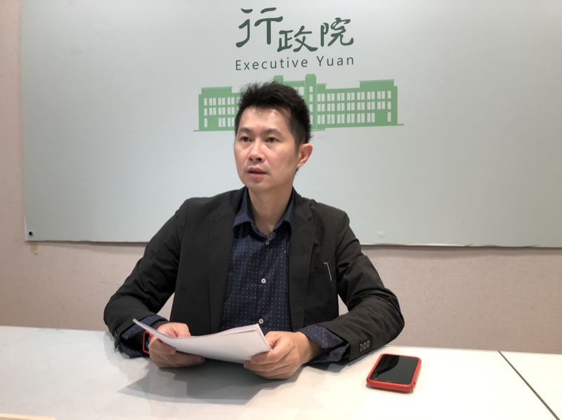 免爸媽同意！行政院今修法「滿18歲能自主結婚」掀兩派論戰　父母憂延伸出問題：「孩子才高中欸」