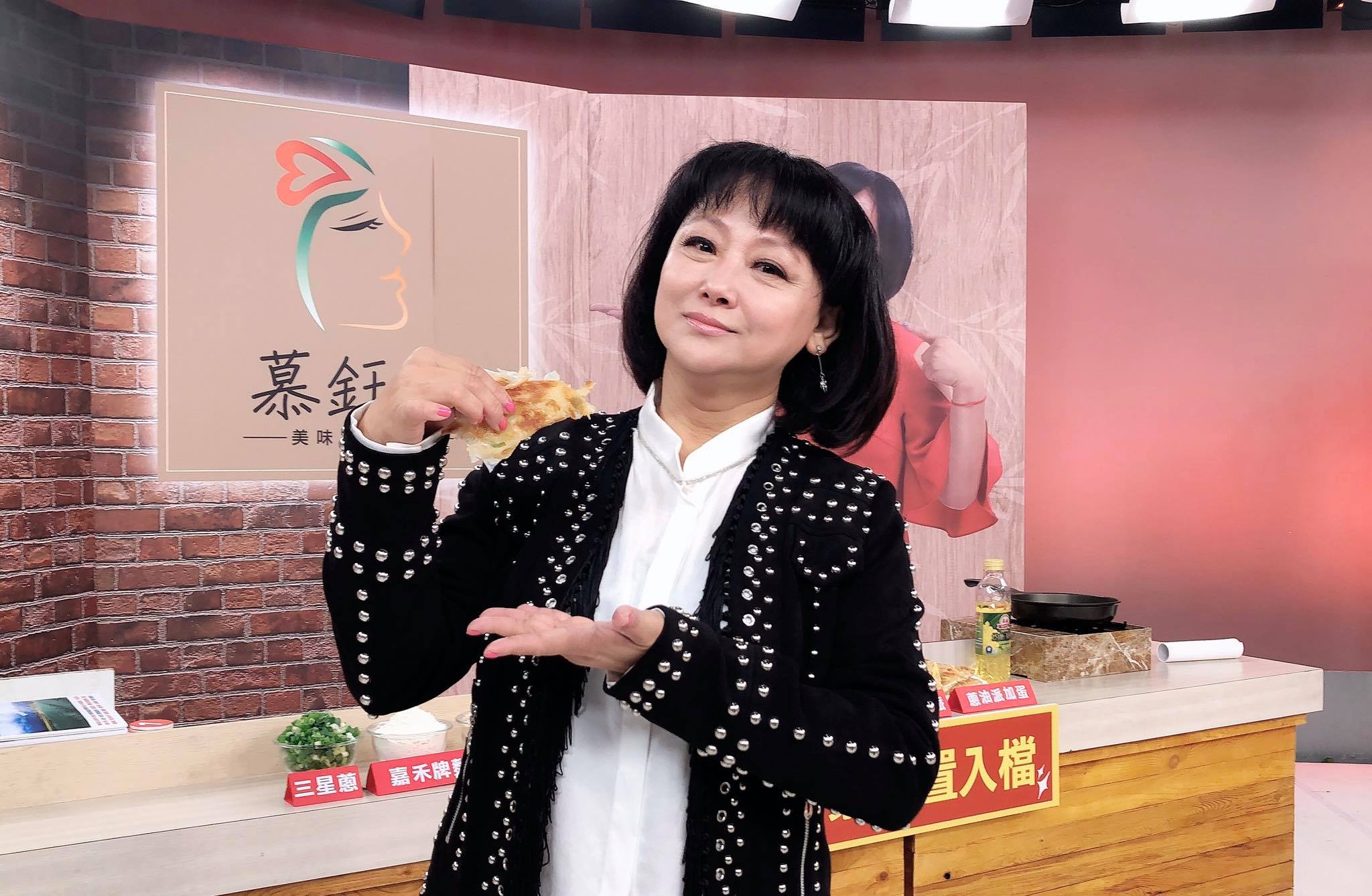 老公弟弟都離世！苦情女星「慘賠千萬」跌落谷底　轉行賣蔥油餅「養活一家老小」翻身贏得好口碑