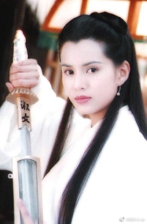 年齡只是數字！「最美姑姑」李若彤「首曝真實年紀」　至今未婚「仍鼓勵追愛」盼好奇過每一天