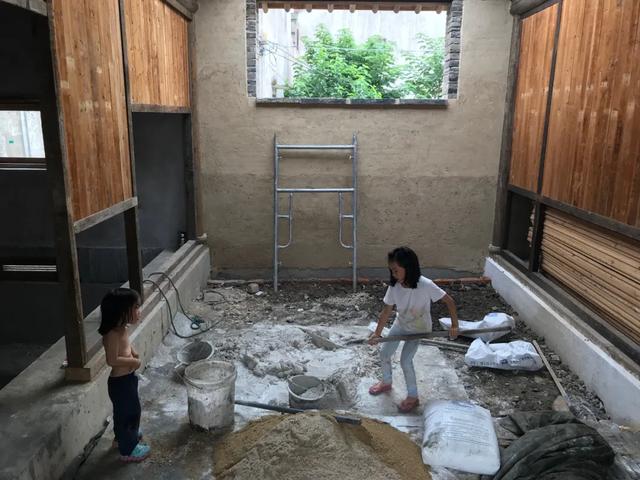 夫妻借5千萬「到鄉村造夢幻家園」感嘆：眼前美景很奢侈　不讓孩子沉迷電子產品：盼輸在起跑點