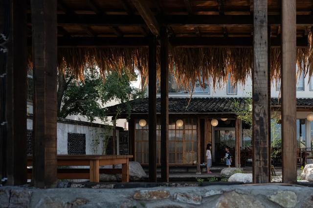 夫妻借5千萬「到鄉村造夢幻家園」感嘆：眼前美景很奢侈　不讓孩子沉迷電子產品：盼輸在起跑點