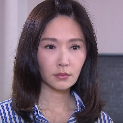 57歲玉女單身不婚！獨居「意外摔斷手」三餐靠1通電話解決　「感慨真的力不從心」怕無人幫推輪椅