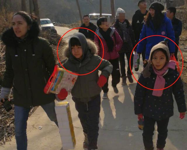 有種爸爸叫劉燁！兒女天生有貴氣「生活卻接地氣」養而不寵　常回老家重返自然「放手讓孩子去闖」