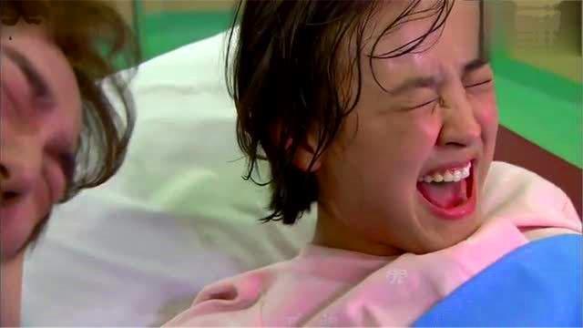 奇葩老公！夫堅持陪產「過程中突然倒下」　產婦生到一半喊「先救我老公」得知真相好氣又好笑