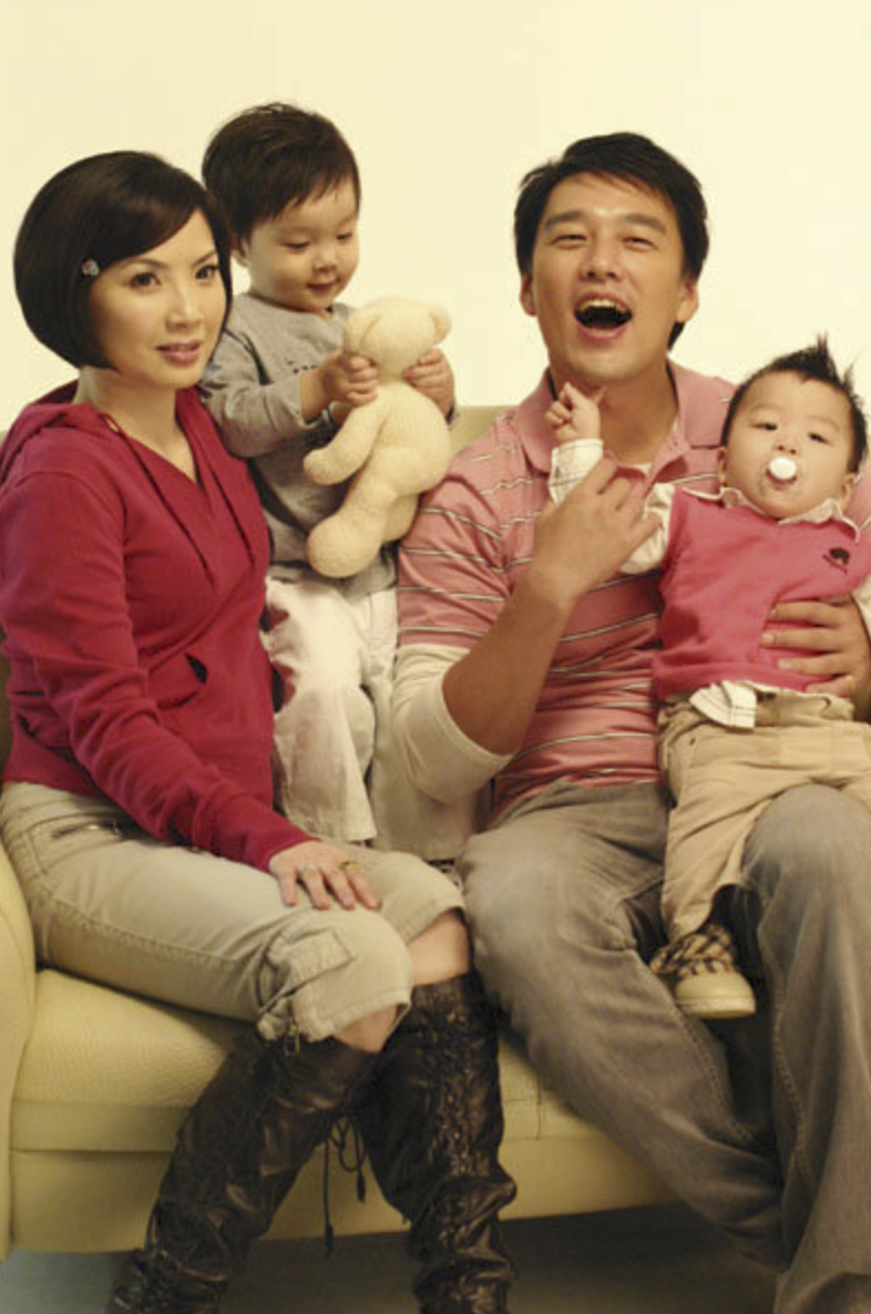 被封國民老公！《花系列》男星「消失12年」赴陸片酬破2億　「從沒鬧出緋聞」妻子是青梅竹馬