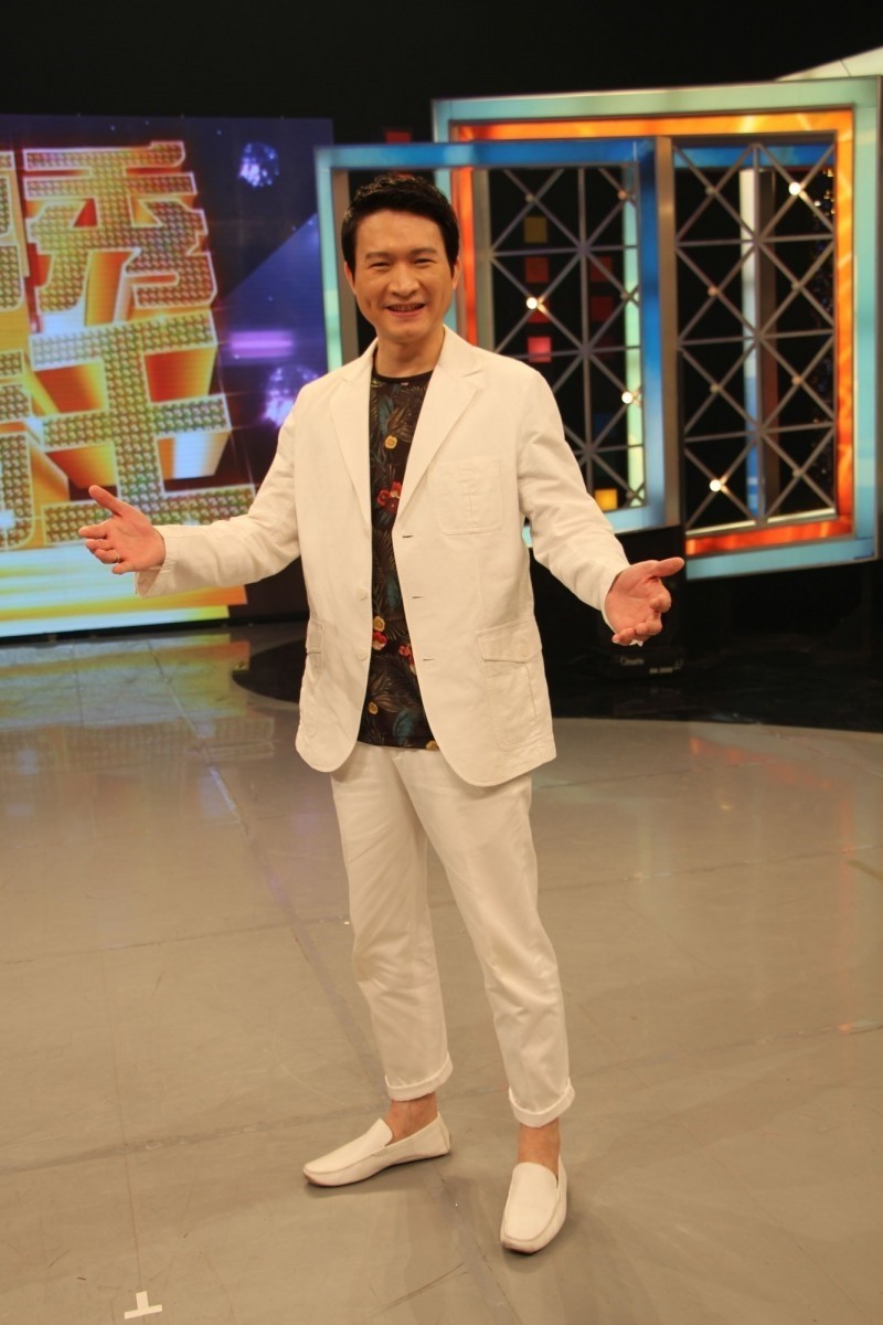 為妻小站起來！秦楊「投資失利1億全沒」賣透天厝租屋過活　對太太甜喊「你老公不會倒」感謝從沒埋怨他