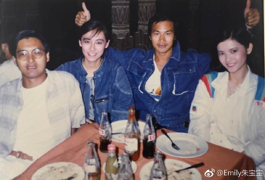 富商騙婚產女！《英雄本色》朱寶意「受情傷消失27年」再露面　「曬61歲母女合照」凍齡似姐妹