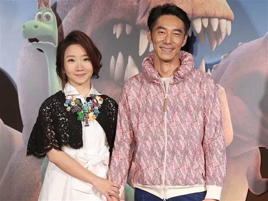 跟老公結婚19年！陶晶瑩曝心聲「常常覺得後悔」　苦笑坦言「婚姻美好都是演的」：媽媽不用太偉大