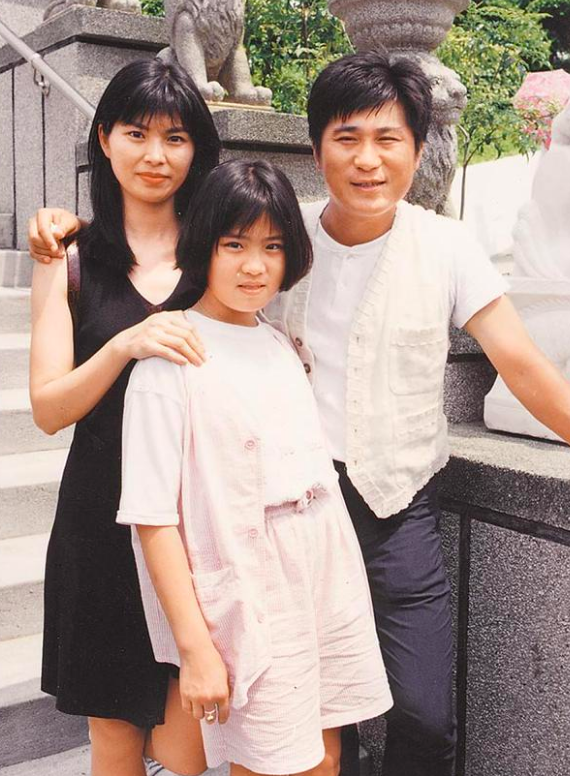 曾與母如隔冰山！小禎曝17歲起跟著爸爸「不滿媽只養弟弟」　做噩夢驚醒「主動聯繫對方」懂母難處了
