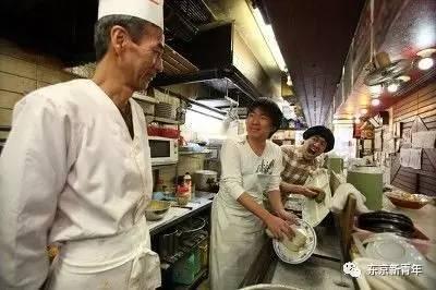 讓窮學生也能吃飽！暖心餃子店「祭出洗碗換餐」達30年　70歲老闆「遺憾宣布歇業」網淚：把愛傳下去
