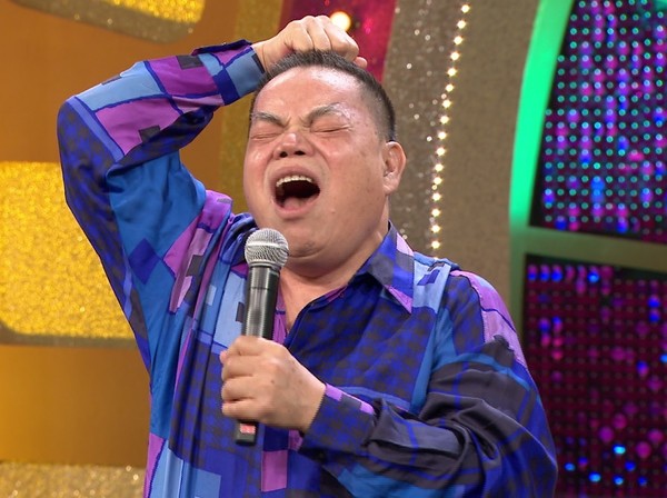 當年靠秀場爆紅！蔡頭曝近況「為台中事業花光積蓄」淡出演藝圈　他事後感慨：「沒錢都怪費玉清」