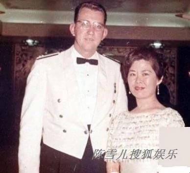 一切都是緣！費翔混血身世謎曝光「洋父對母一見鍾情」　「終於抱得美人歸」跨國婚姻成佳話