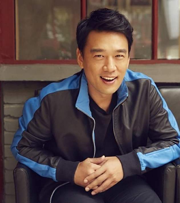 從小立志當奸商！王耀慶「為了不搬家」把房東娶回家　青梅竹馬「相守20年生兩兒」網讃：一舉三得