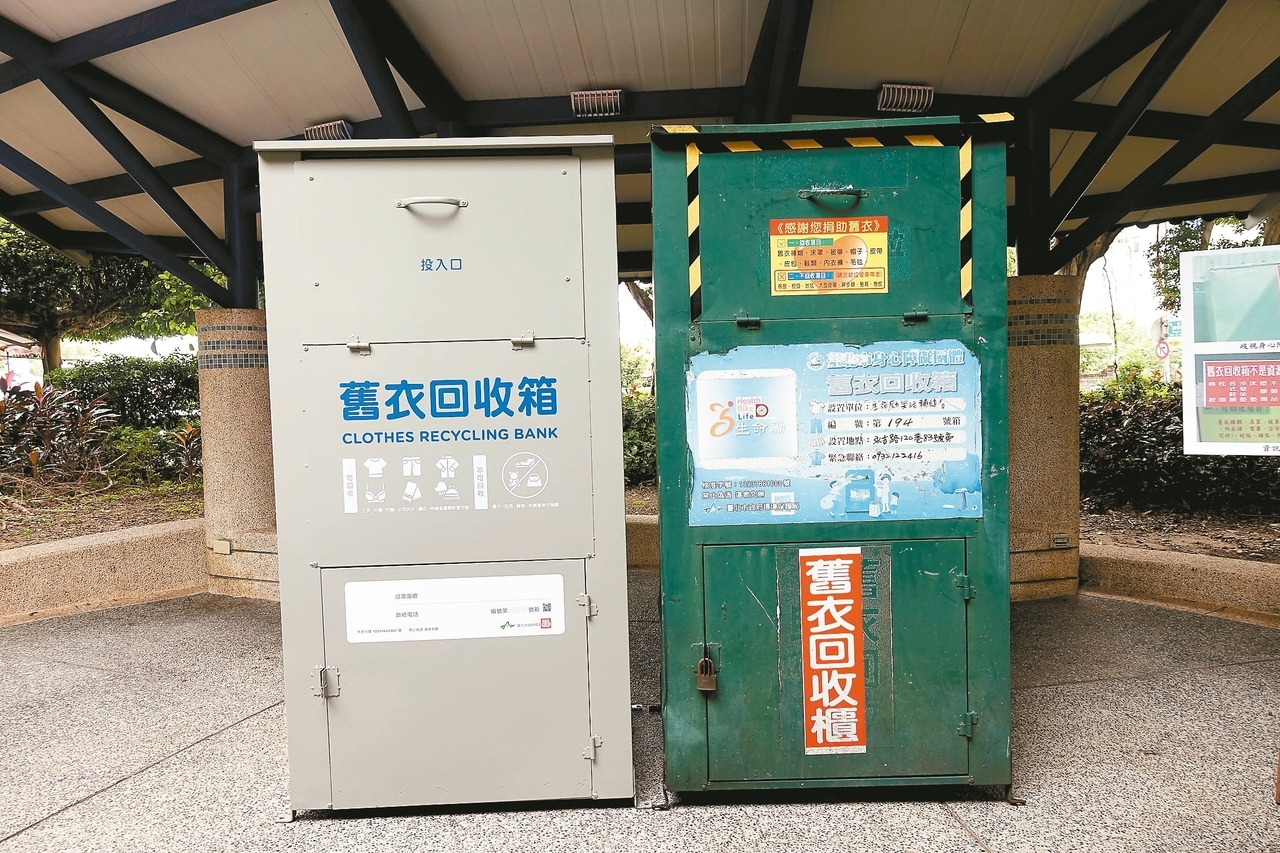 卑微心願！網友「捐出一袋舊衣服」放龍山寺　街友見狀「直接把整袋扛走」下秒暖哭眾人