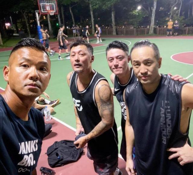 霍建華帶妻女七夕聚會！首曝光「小海豚正面」 　3歲女兒穿條紋衫出鏡「乖巧呆萌」與林心如超像