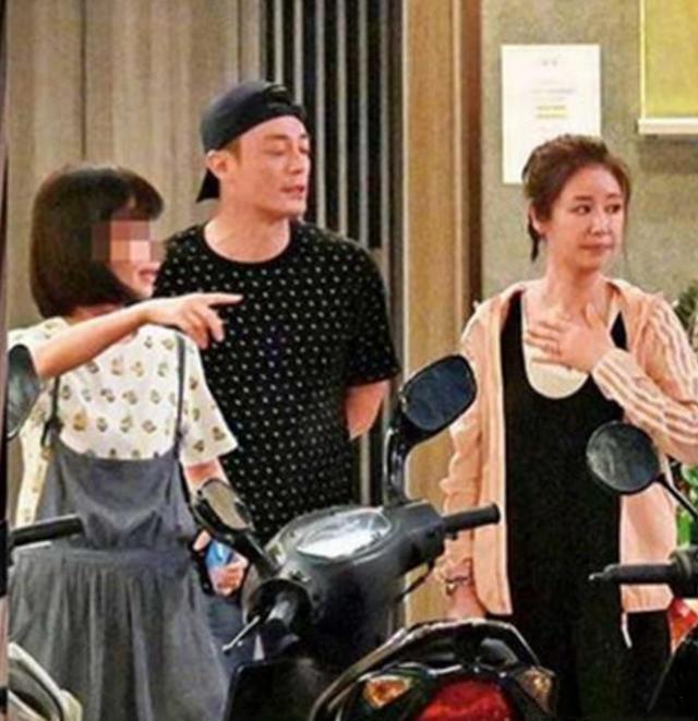 霍建華帶妻女七夕聚會！首曝光「小海豚正面」 　3歲女兒穿條紋衫出鏡「乖巧呆萌」與林心如超像