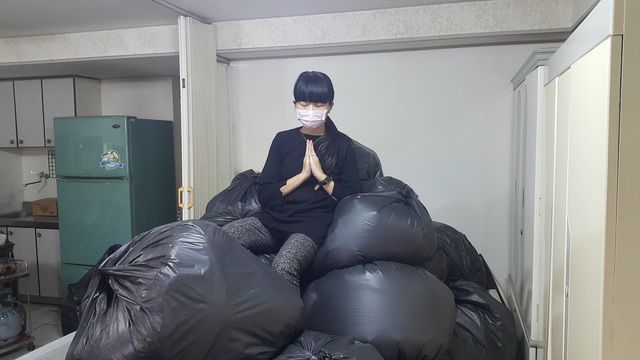 遺物要留還是要丟？她10年沒勇氣「踏入媽媽的家」心好痛　 「打開衣櫃才懂媽媽多愛她」淚崩：生前太寂寞