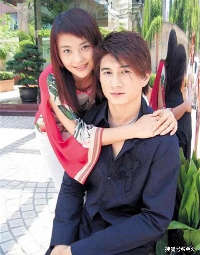 頭婚只維持3年！吳奇隆前妻自爆「當年婚戒自己買」婚宴全免，二婚嫁外籍CEO「混血子女顏值逆天」