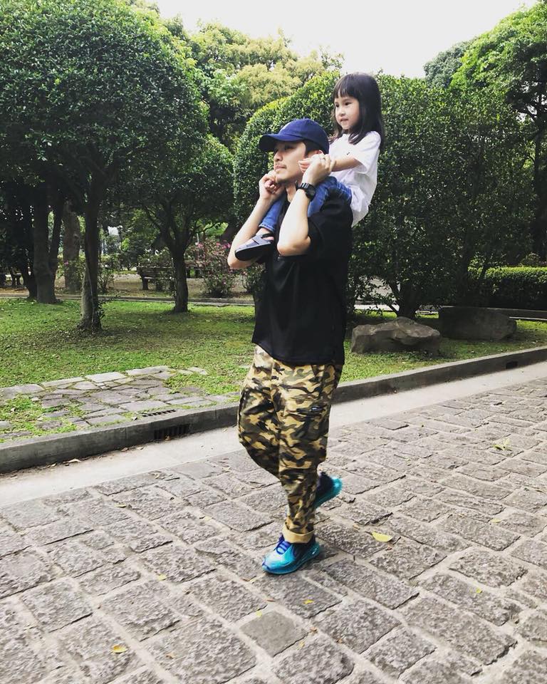 愛玩浪子變「居家好老公」！楊銘威為妻小「壞習慣通通戒」朋友全嚇傻　愛和修杰楷「大聊爸爸經」自創群組