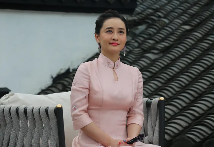 離婚1年！46歲陳德容「與前夫表姐同框」不尷尬　自曝已有追求者「拒當20歲孩子媽」享受單身